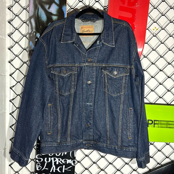 Y2K Levi’s Jean Jacket - Picture 2 of 7